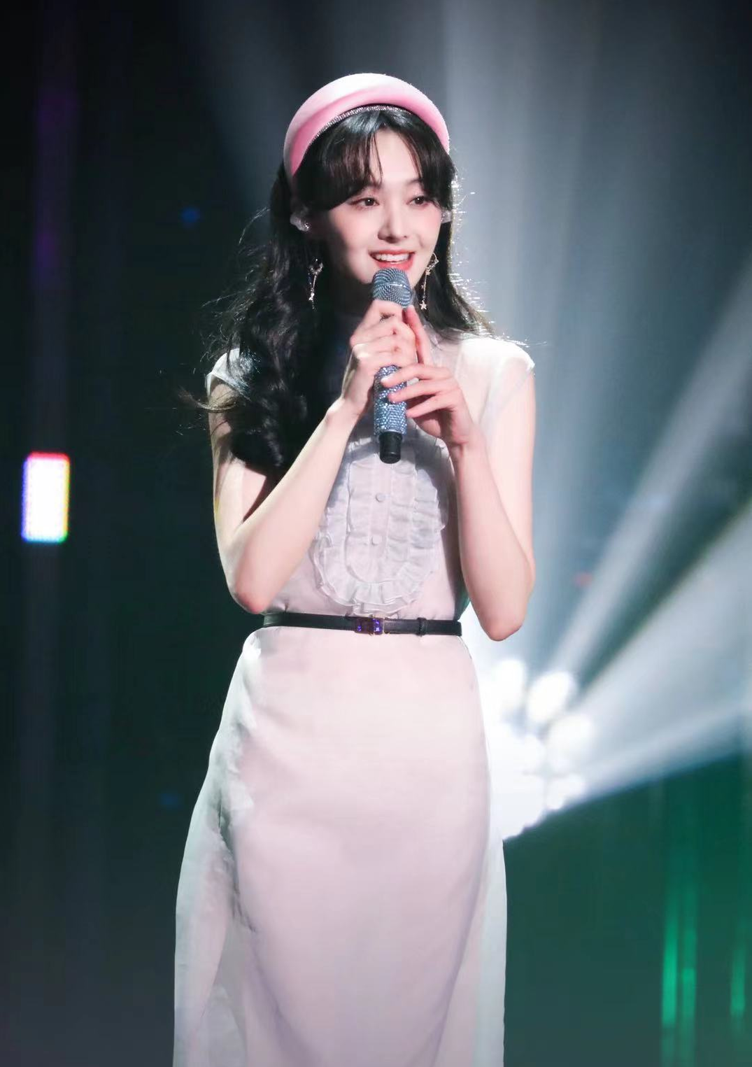 郑爽|郑爽深夜再为代孕事件道歉！否认弃养收1.6亿片酬，被骂趁乱洗白