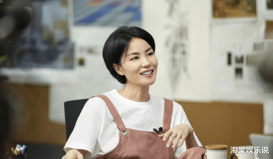 王菲|王菲新造型被嘲像老奶奶，满脸医美气息，高冷脸太僵硬看着真别扭