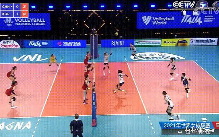 郎平|时隔2年再次亮相国际大赛，郎平又出金句！金软景这一幕看哭球迷