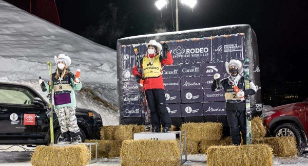 罗马|92.80！谷爱凌击败加拿大、美国夺三连冠，网友称她“冰雪女王”