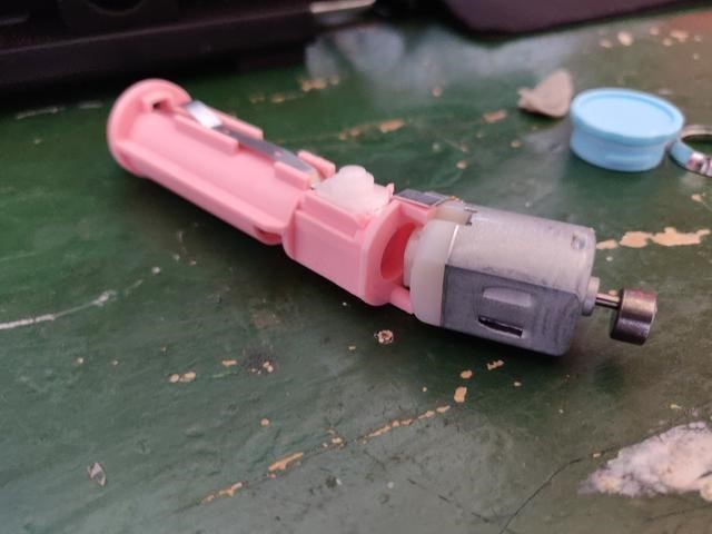 每日口腔科普|电动牙刷可以当礼物送人吗？寓意？评测师分析电动牙刷利弊