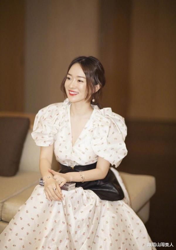 峨眉山周美人|“夫妻模范”营业!杜江霍思燕合体拍大片,幸福感溢出屏幕