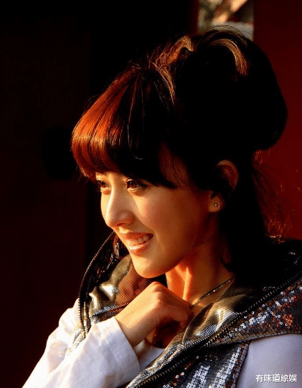 杨幂|娱乐圈最狠“励志姐”：13年前是杨幂助理，如今和杨幂平起平坐