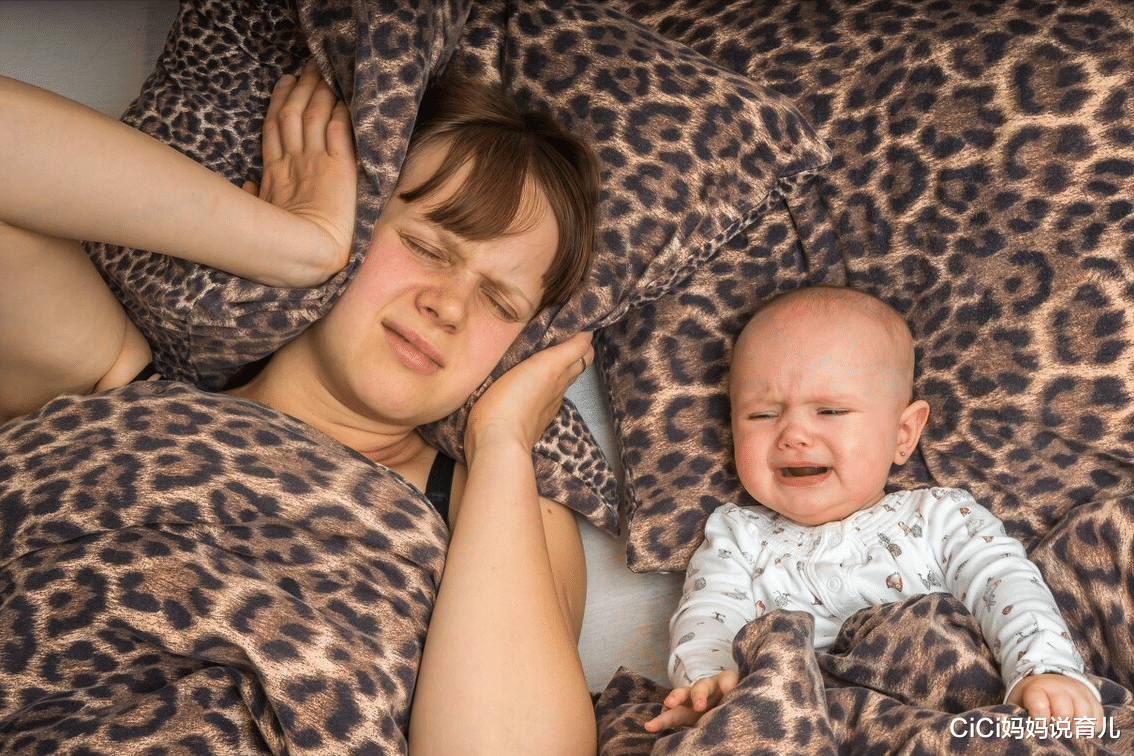 CiCi妈妈说育儿|婴儿白天小觉短、小觉难,别一味“奶抱摇”,分月龄处理才是正解