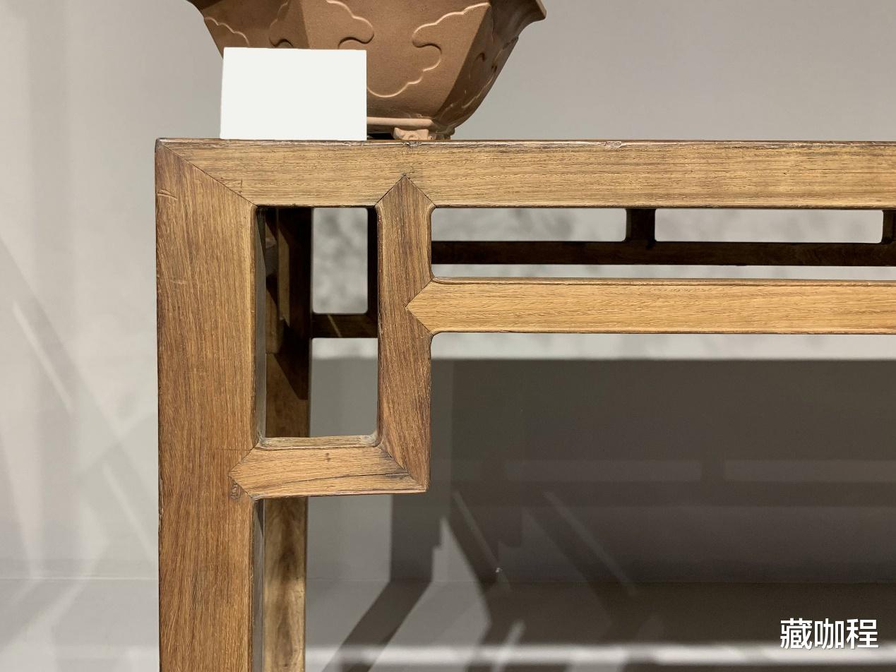 黄花梨|四面平攒牙子，黄花梨大画桌估价千万元