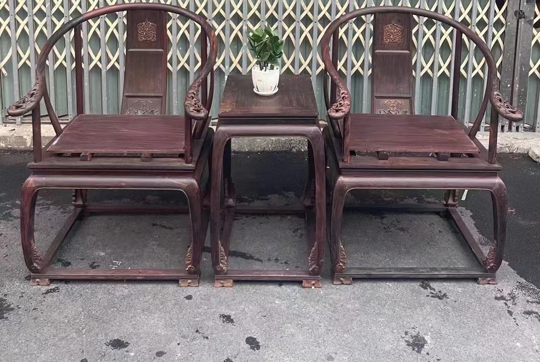 留一半醉|大红酸枝老料皇宫椅脚花一体通根到底,精工好料,价格三万六千真的吗?