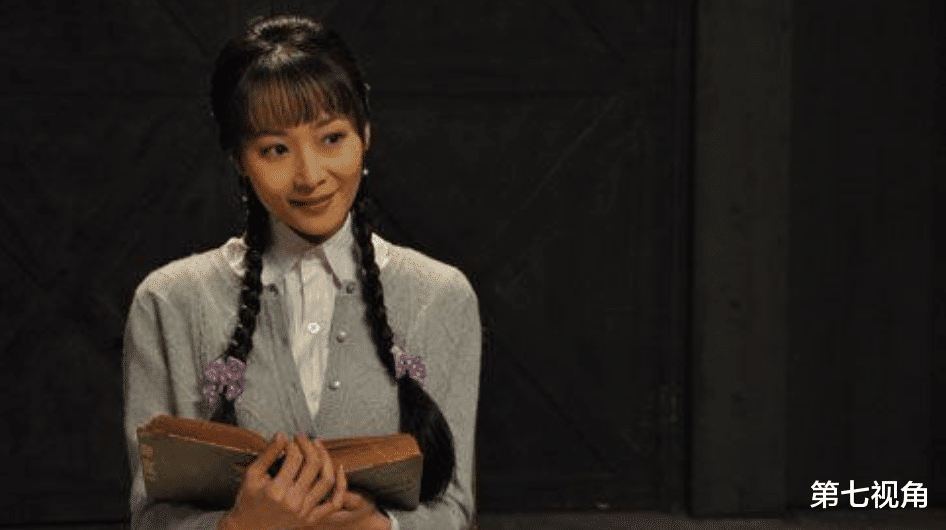 黄海波|她不顾家人反对,嫁给刚出狱的黄海波并生下儿子,如今生活怎样了