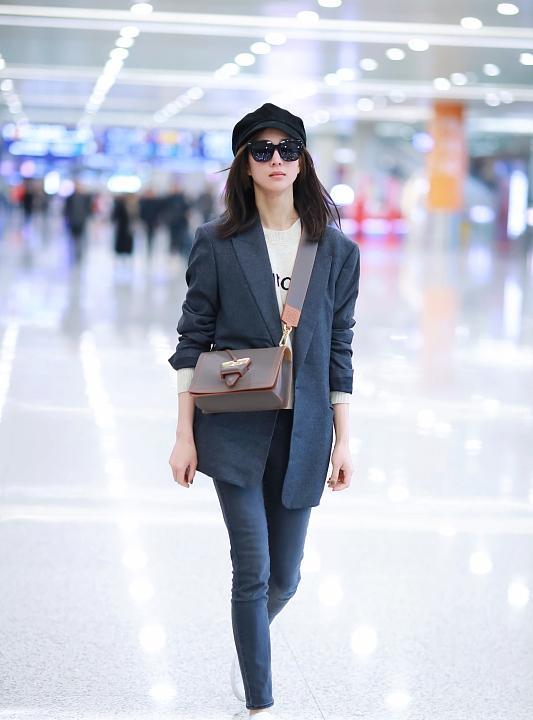 波波的时尚|张钧甯衣品太好了，穿雾霾蓝西装显高挑，光看腿长就有“1米8”