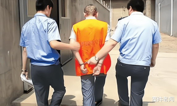 上海市 上海小伙被四十岁情敌捅23刀装行李箱：凭什么自首，不行一命抵一命