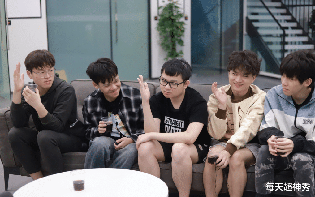 ig|SN半决赛旗开得胜，IG低级失误惹众议，转会期补强方向确定