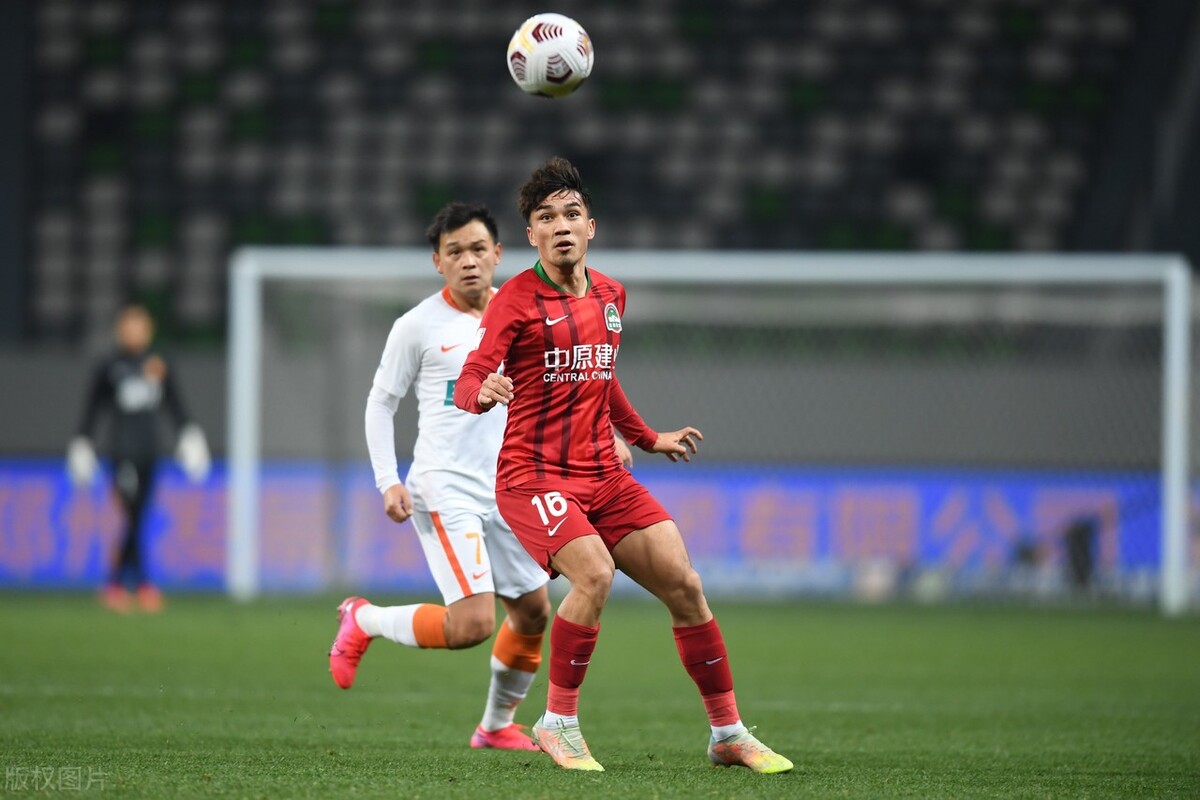 河南|帕爾曼江征服河南球迷的不僅僅是跨年夜，還有數(shù)月前的關(guān)鍵進(jìn)球