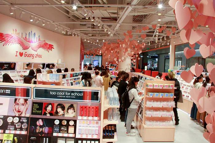 售價暴漲220%！韓國奢侈品門店前排起大長隊，催生400億元大市場-圖3