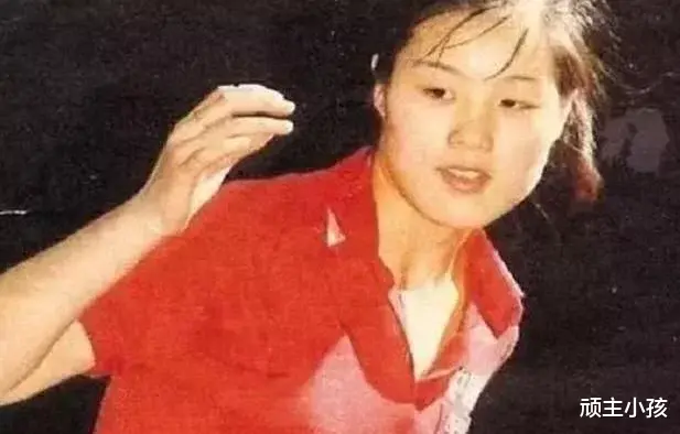 金牌|她抽烟喝酒拿了59块女乒金牌，是乒坛大魔王，23岁大满贯后退役