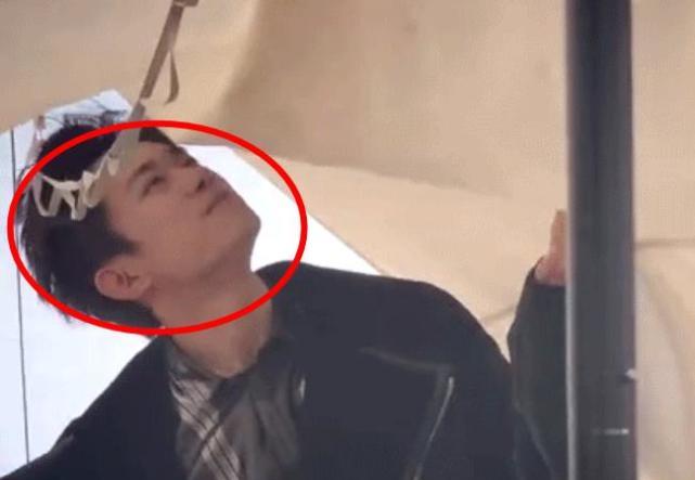 易烊千玺|工作室晒易烊千玺“吻帐篷”,粉丝看完心跳加快:肯定是接吻高手