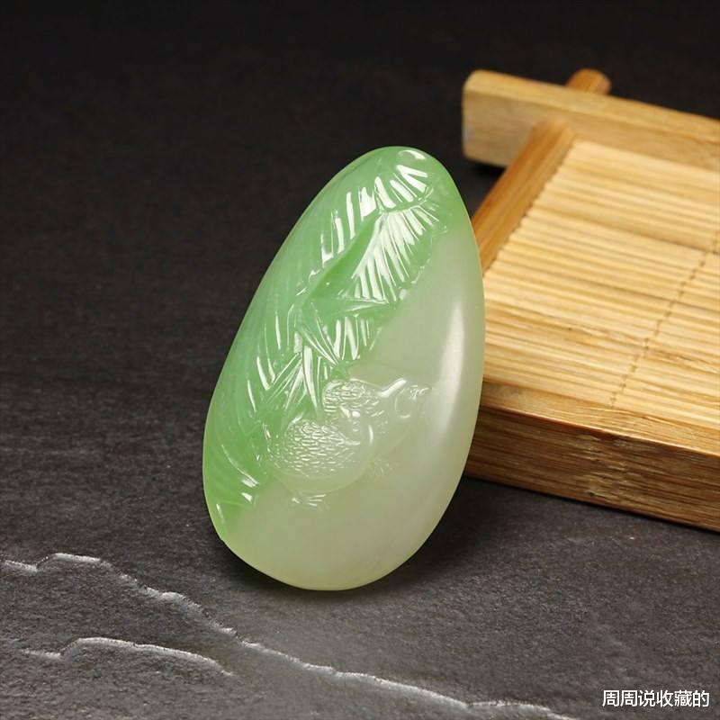 翡翠|一块翠青玉料，156万成交，能给你带来哪些反思？