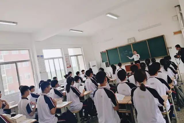 教师|菏泽巨野:音乐教师点亮乡村孩子心灯 唱响乡村振兴“教育之歌”