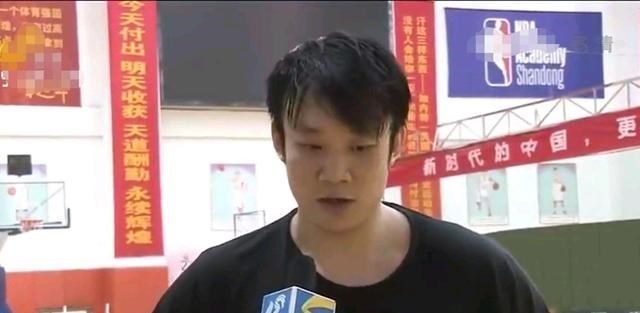 嘟小薯 一夜3消息:汤杰随广东前往诸暨 周琦发博遭羞辱 小丁训练失误连连