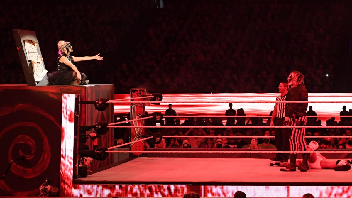 摔角狂热|摔角狂热小妖精化身“濡鸦之巫女”，WWE全美洲际双冠易主！