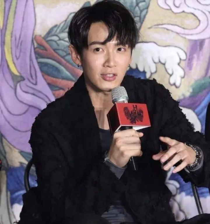 房祖名|吸毒艺人前后对比照，前途尽毁是注定的，容貌变化让人触目惊心