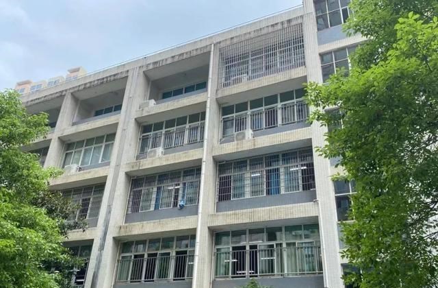 都市圈|关注：长沙这个小区不涨反跌，有业主猛降30多万卖房？
