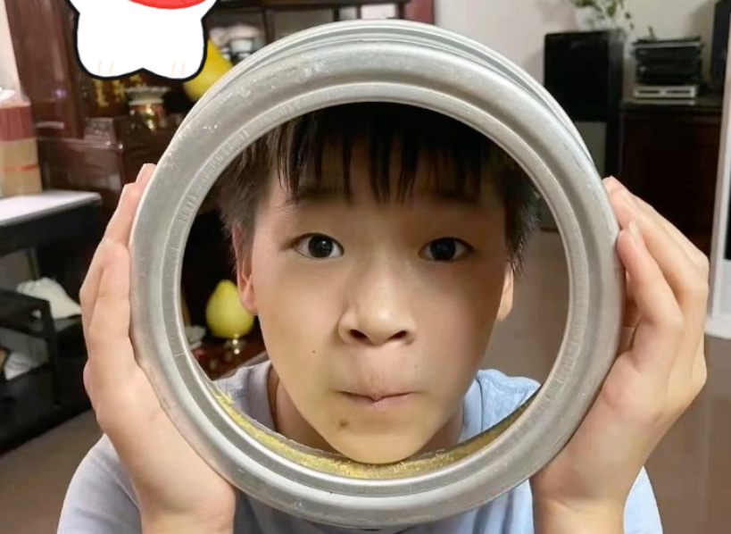 全紅嬋|全紅嬋更換社媒頭像，卡通鍋蓋頭太可愛，王涵也發聲：祖國永遠在我心中