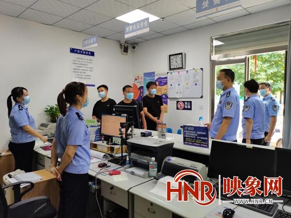 平顶山市公安局|平顶山市公安局新华分局局长下沉派出所督导疫情防控