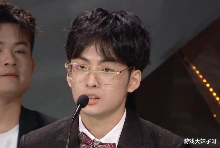 clearlove|赖神自己举办对抗赛，结果第一个对手就打不过，连续三局被捶爆