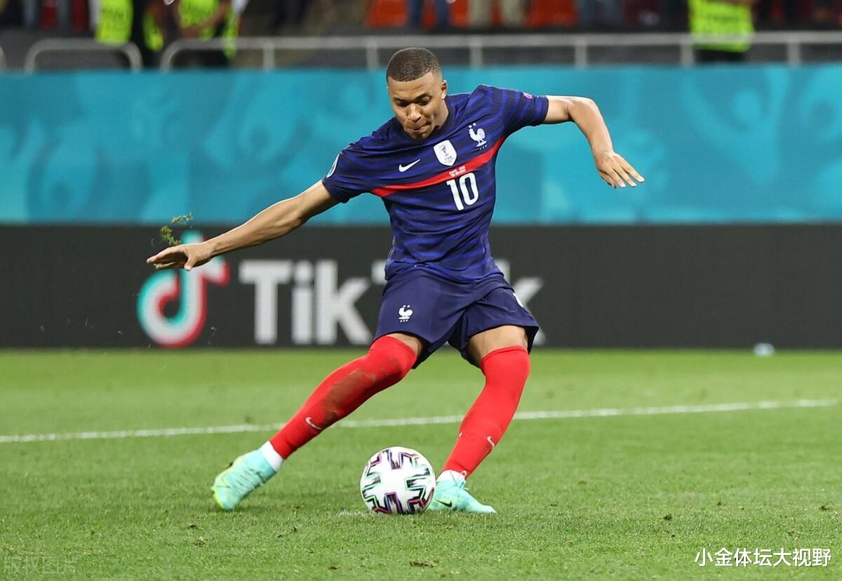 C罗 地震级连锁交易！意媒曝C罗巴黎锋霸互换，姆巴佩离队让位C罗