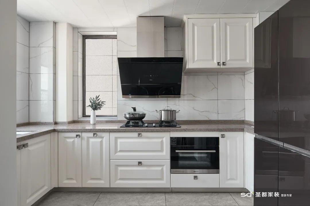 小户型厨房太小?圣都家装教你3招搞定厨房收纳,空间翻一倍!