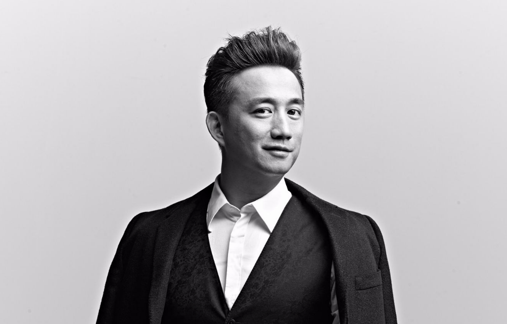 黄磊|黄磊生三胎，被降职罚款上千万，依然不能平息众怒？