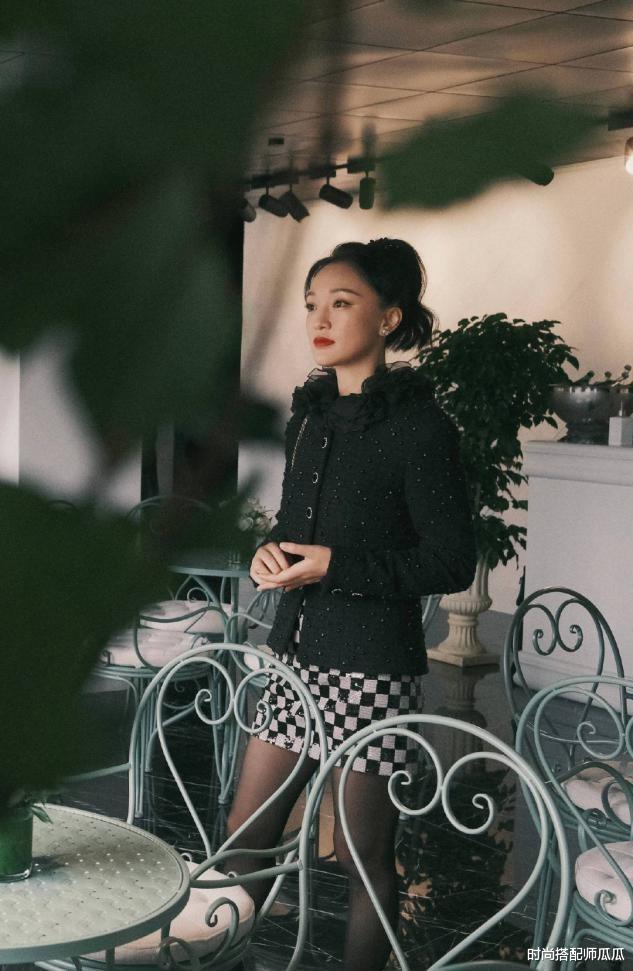 时尚搭配师瓜瓜|周迅录节目真高调，穿4万块“香奶奶”外套干农活不心疼，有钱任性