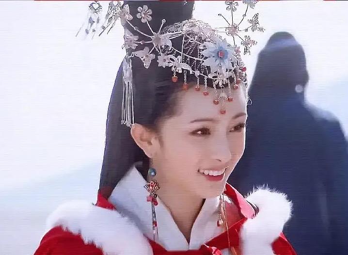 面朝黄土|杨幂方脸丑？她这部央视大剧却告诉我：方脸大鼻孔照样惊为天人