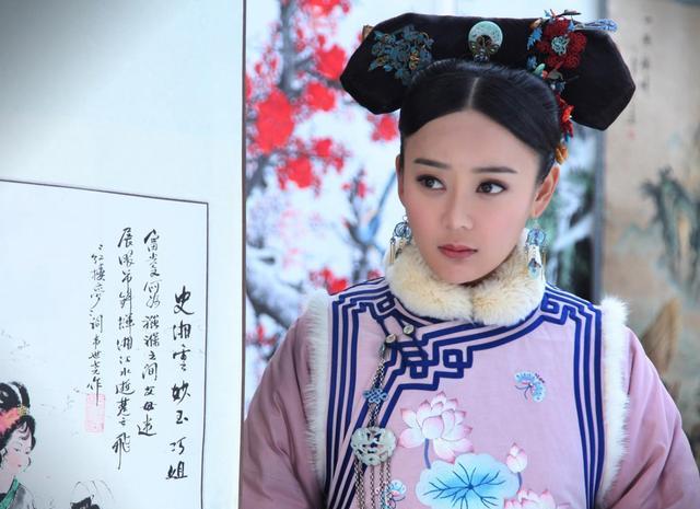 杨幂|杨幂大学宿舍4人走红了3人,杨幂:不是不想带她,实在是带不动