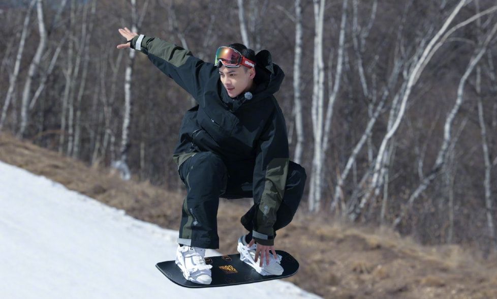 赵敏|陈伟霆形象翻车升级，路透刘海似蜈蚣腿，喜提“古装丑男主”称号