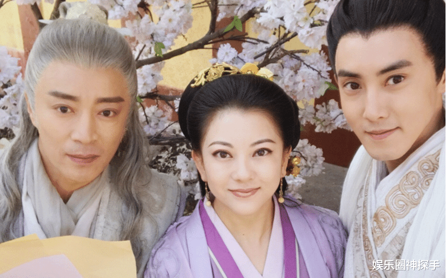 何中华|他是欢瑞最年长的一位，52岁仍作品不断，年轻时帅气不输成毅