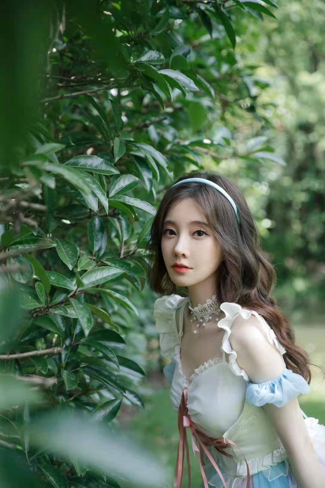 冯提莫|冯提莫圣诞特别惊喜放出，非跨年正式派对开始！希望送更多惊喜