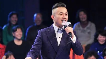 央视|央视最美女主持，嫁大十八岁同行丈夫，如今丈夫竟得重病