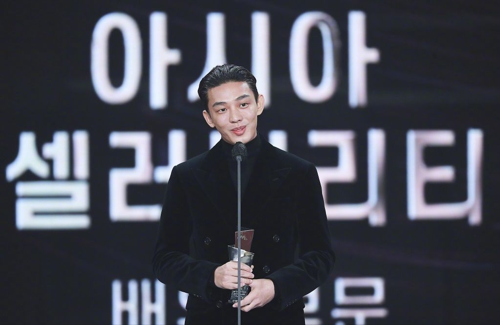 宋智孝|2021AAA颁奖礼：车银优文佳煐合体领奖，宋智孝短发褒贬不一