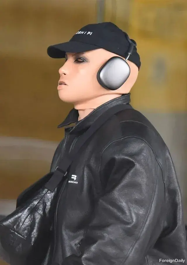 李冰冰|侃爷流泪？卡戴珊和小14岁男友一吻定情？“新男友”情场大佬？