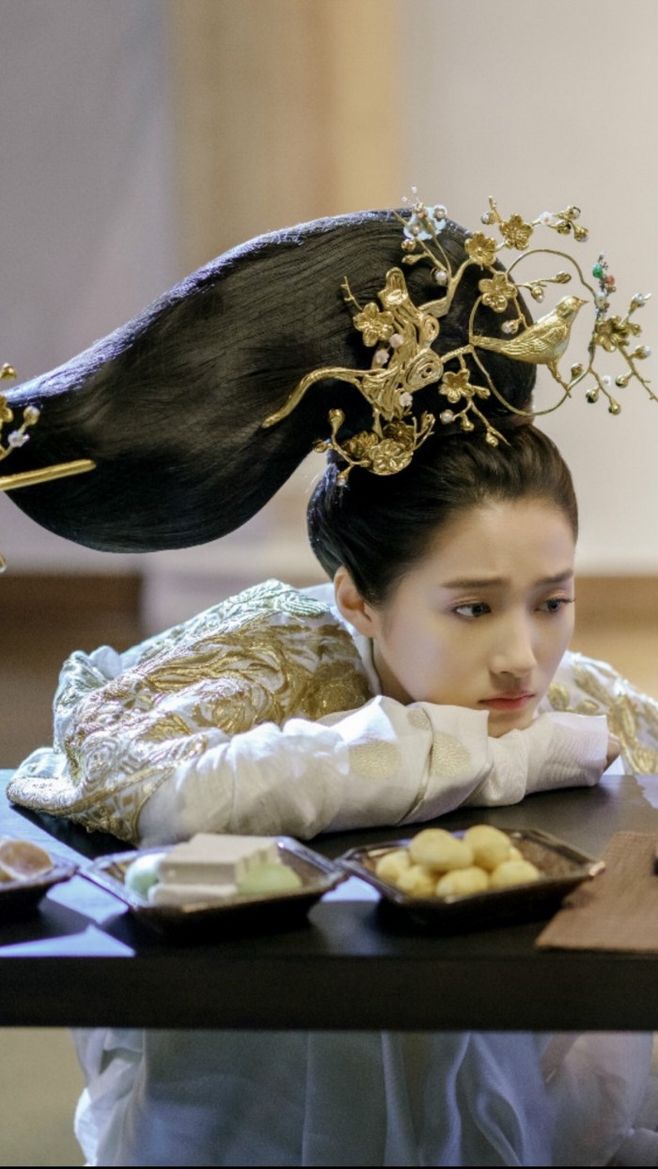 杨幂|关晓彤的剧总是遭到吐槽，为什么她还能继续大红大紫