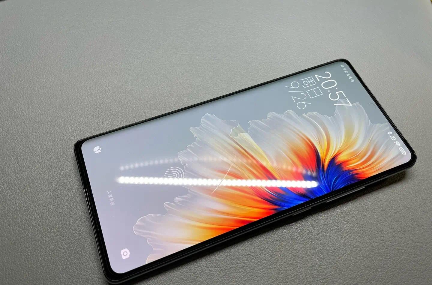 iphone13|小米旗舰大跳水，屏下相机+120W快充+512GB，发布两个月跌价千元