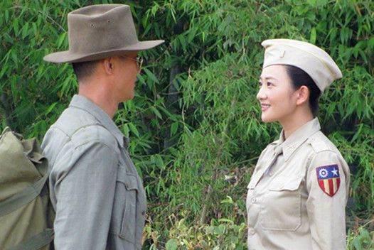 娱乐圈|她将弟弟带到娱乐圈后自己无人问津，弟弟却接戏到手软，你怎么看