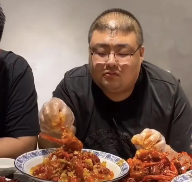 朱迅|泡泡龙去世红雨团队难辞其咎，粉丝称早有预兆，扯下网红遮羞布