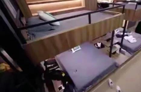 龙门|GAI为“兄弟”向陈小春讨说法被嘲：想要尊重，必先成熟！