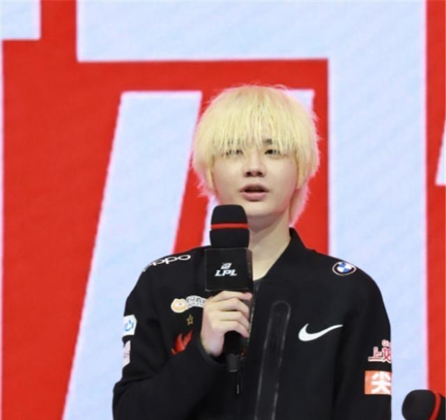 心悦雅萌|阿水终于“破防”？开播后跟弹幕互怼，369被队友取外号拉扯哥