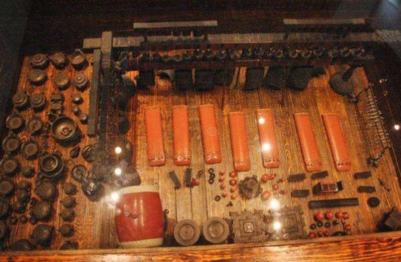 科普知识 考古队挖到“国之瑰宝”，价值高达100亿，现场专家极为兴奋