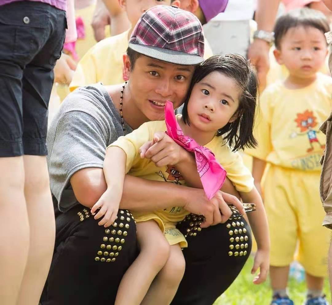 陈建州|歌手弹头疑似爆料陈建州丑闻，提及某女孩命案，陈建州发长文回应