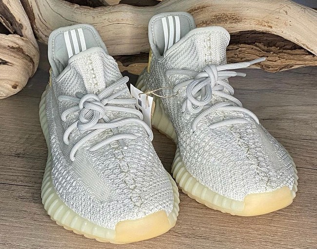 FLIGHTCLUB中文站|买一双顶两双!「纯白2.0」Yeezy 350 V2最新实物释出!