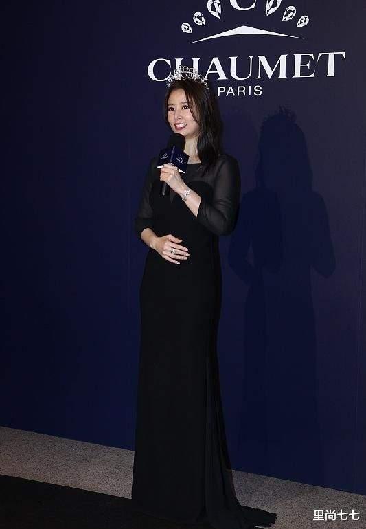 里尚七七|二胎实锤?林心如久违露面,侧身肚子隆起没腰线,全程捧腹显孕相