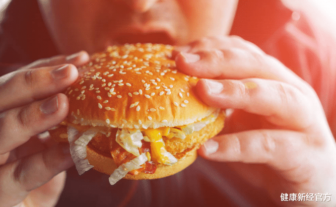 肝脏|肝癌来临，舌头先知！专家：舌头3个变化，八成是肝癌前兆，早做肝CT